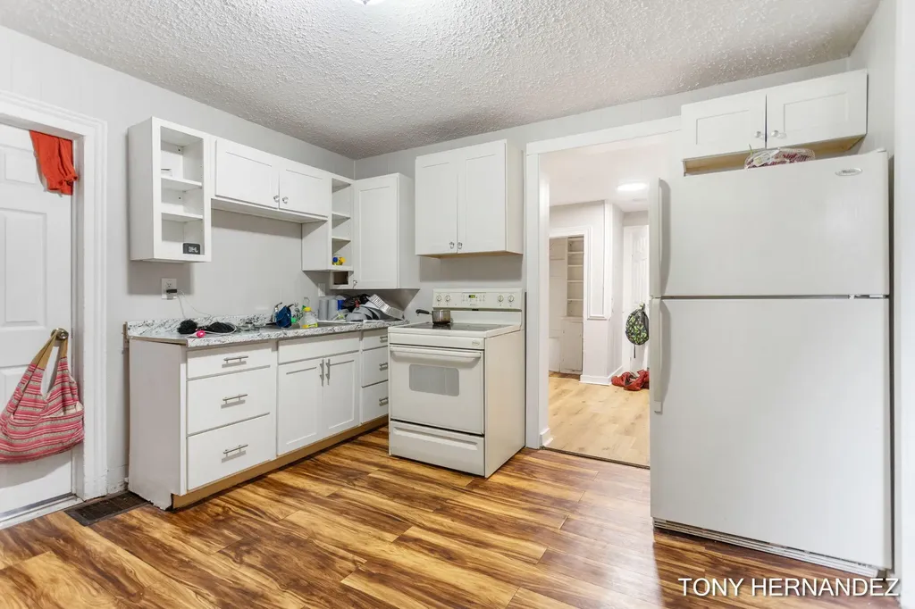 1402 North Avenue NE Grand Rapids City MI 49505