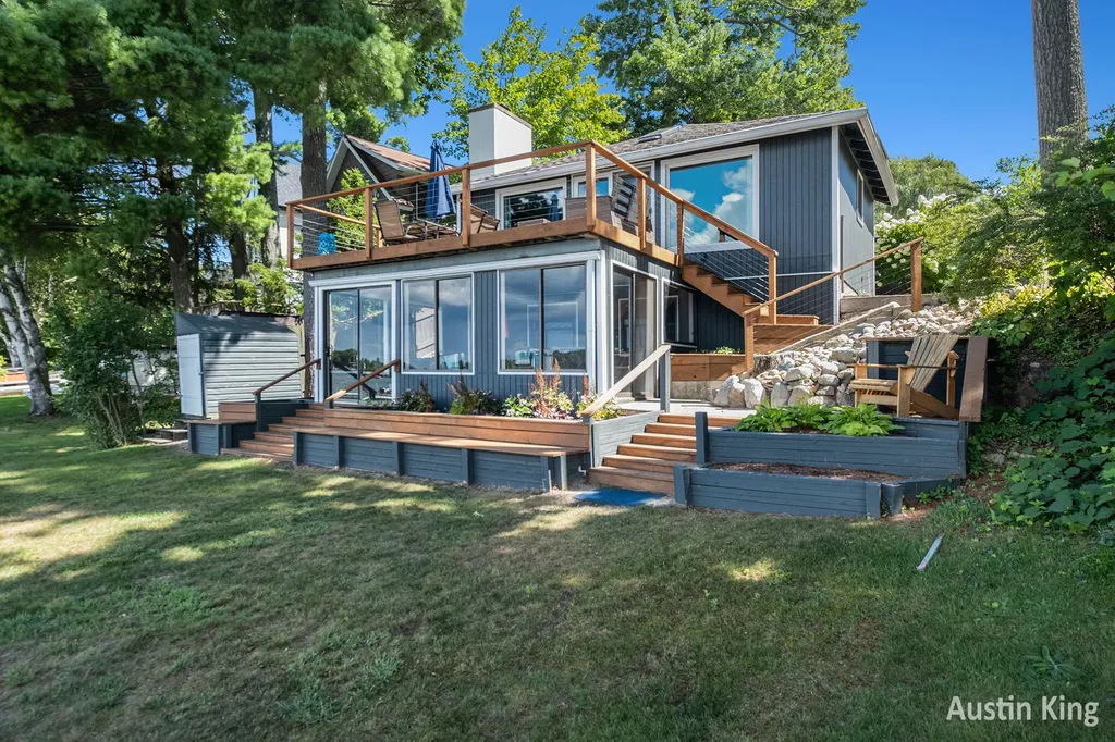 7027 Goldenrod Avenue NE Cannon Township MI 49341