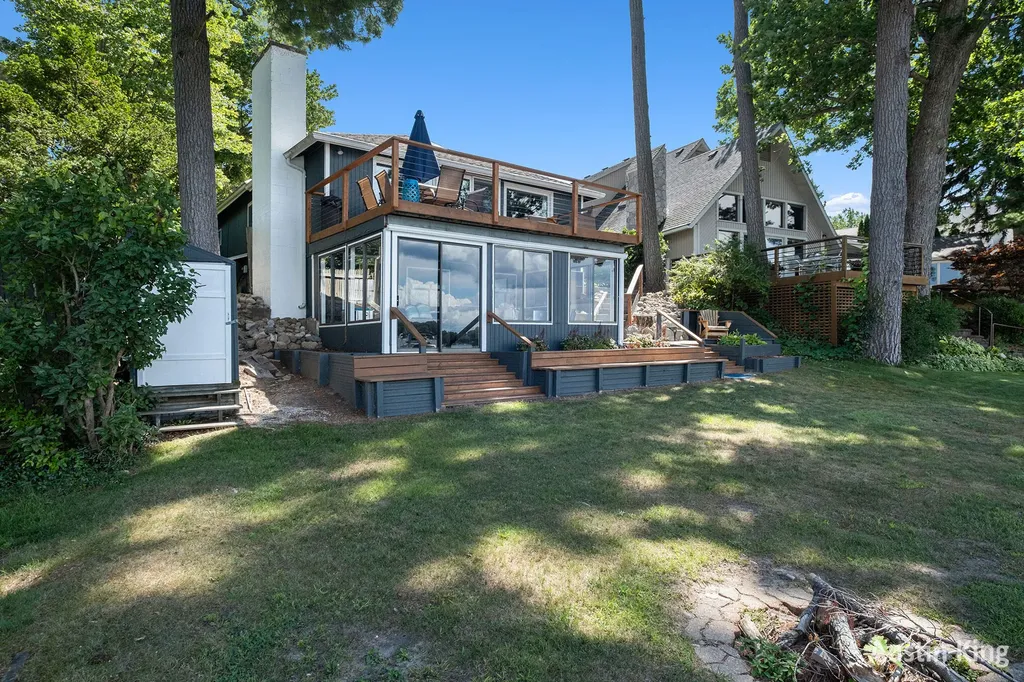 7027 Goldenrod Avenue NE Cannon Township MI 49341