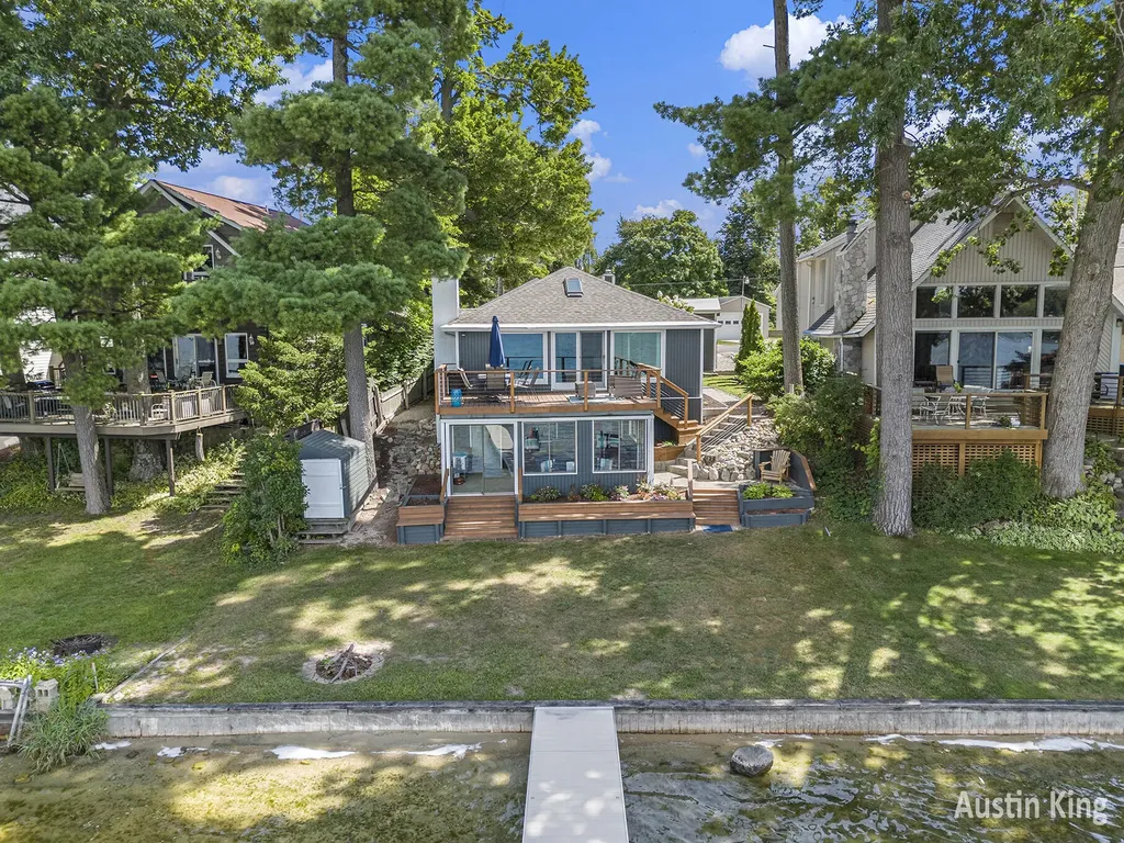 7027 Goldenrod Avenue NE Cannon Township MI 49341