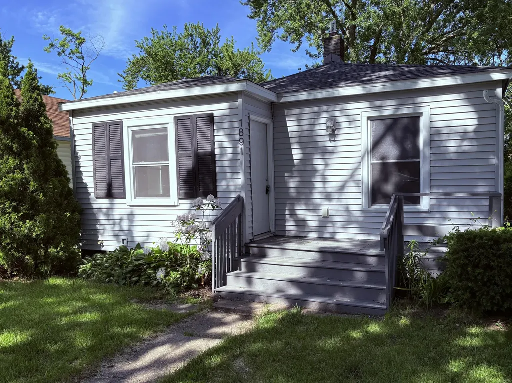 1891 Nevada Street Muskegon City MI 49441