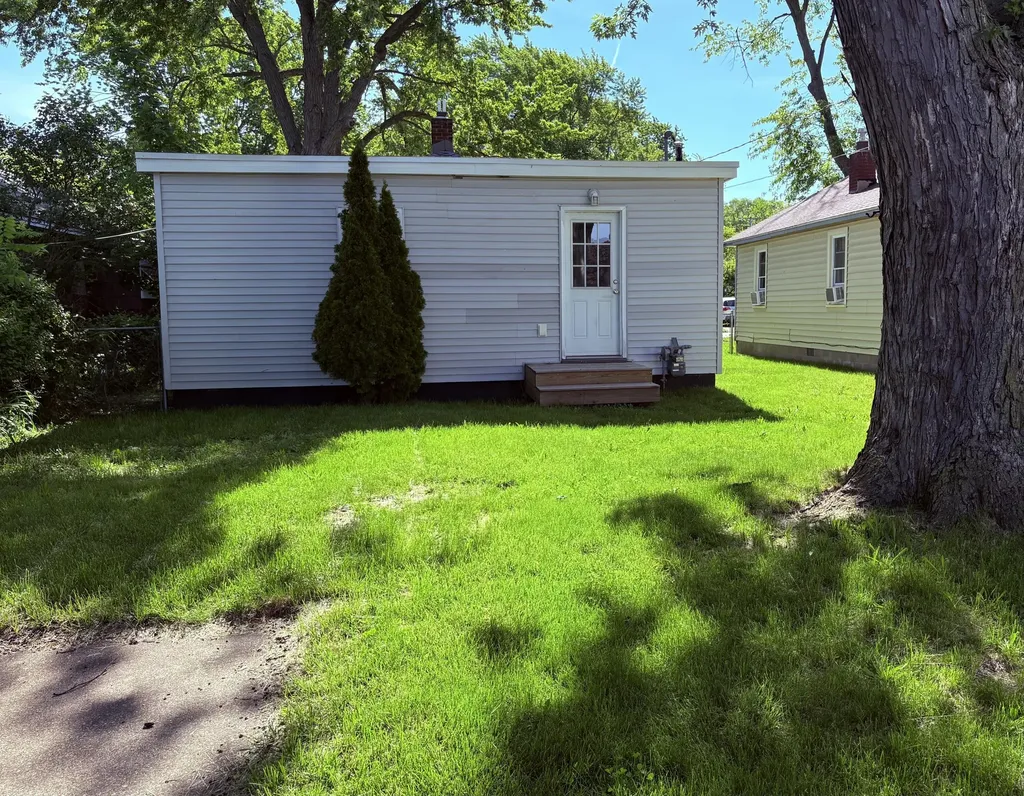 1891 Nevada Street Muskegon City MI 49441