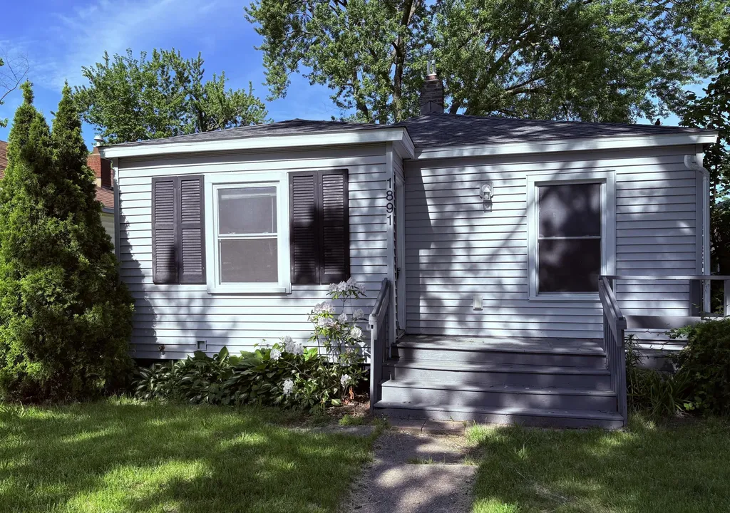 1891 Nevada Street Muskegon City MI 49441
