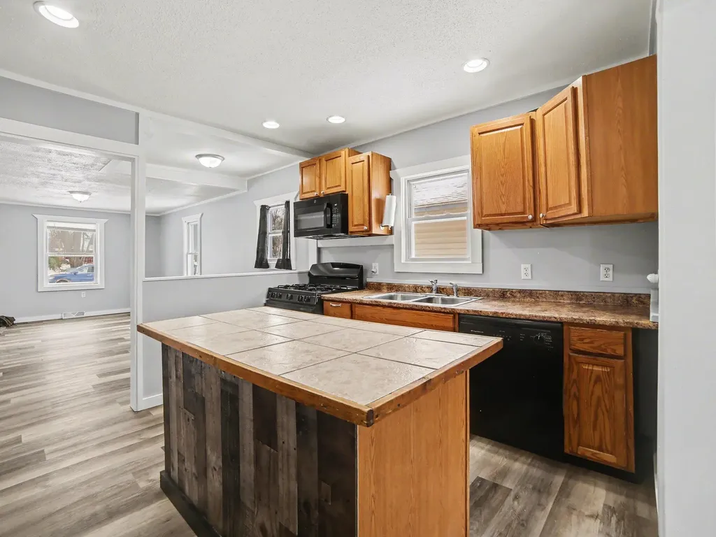 1891 Nevada Street Muskegon City MI 49441