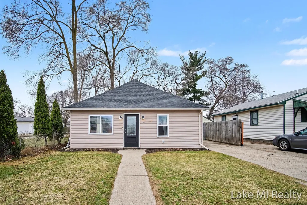 3809 Jefferson Avenue SE Wyoming City MI 49548