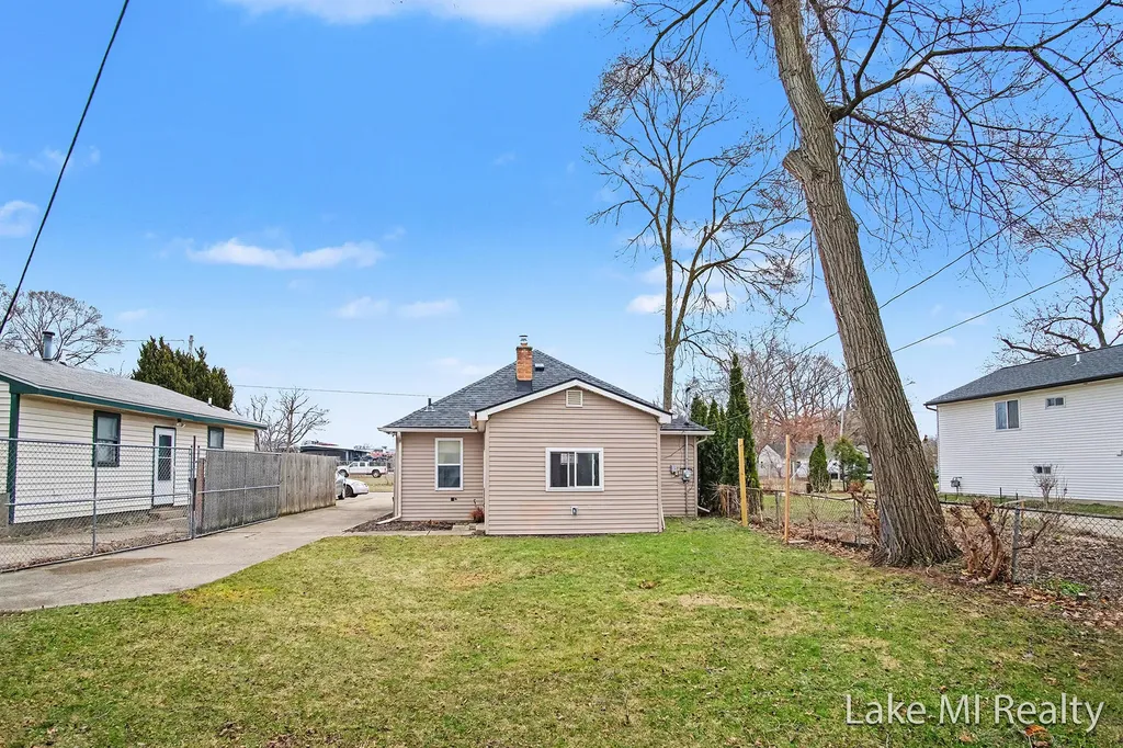 3809 Jefferson Avenue SE Wyoming City MI 49548