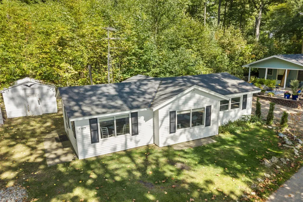 2529 Miner Lake Drive Allegan Township MI 49010