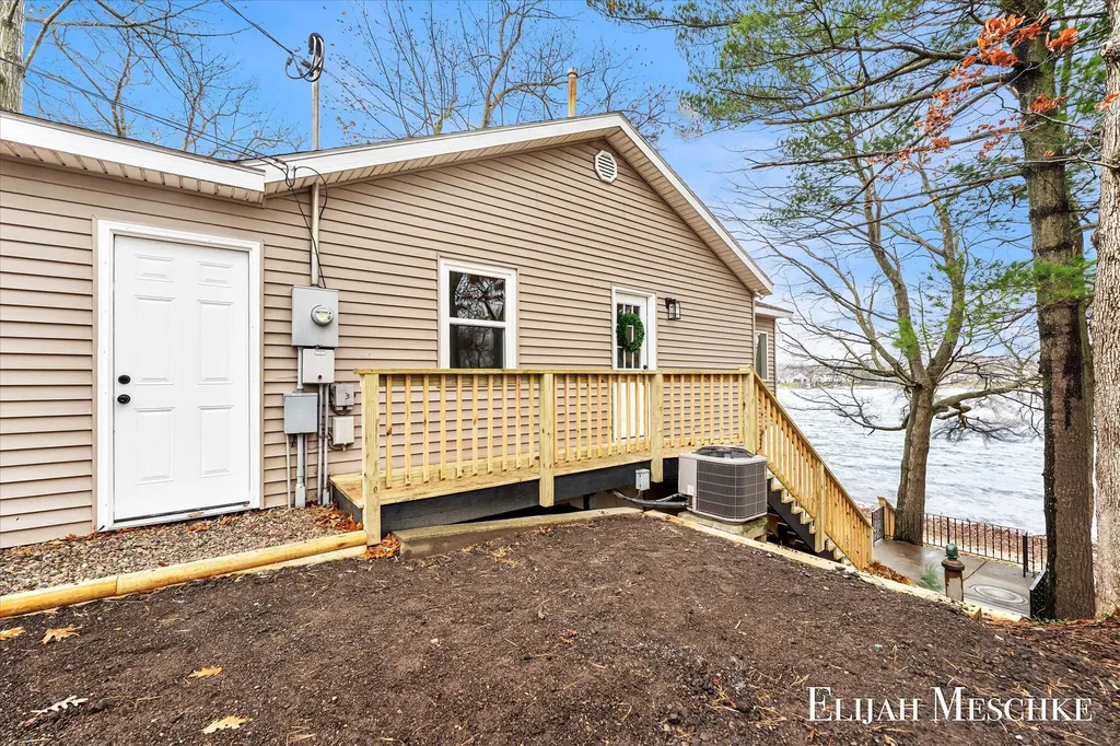 10463 Poplar Drive NE Oakfield Township MI 49341