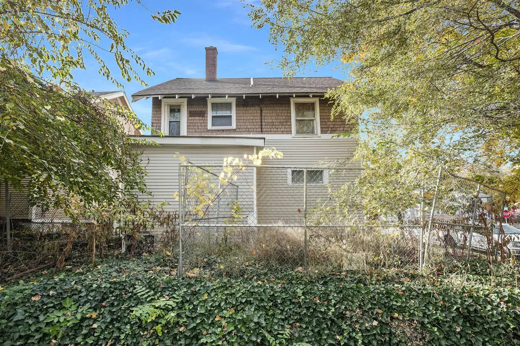 648 Lafayette Avenue NE Grand Rapids City MI 49503