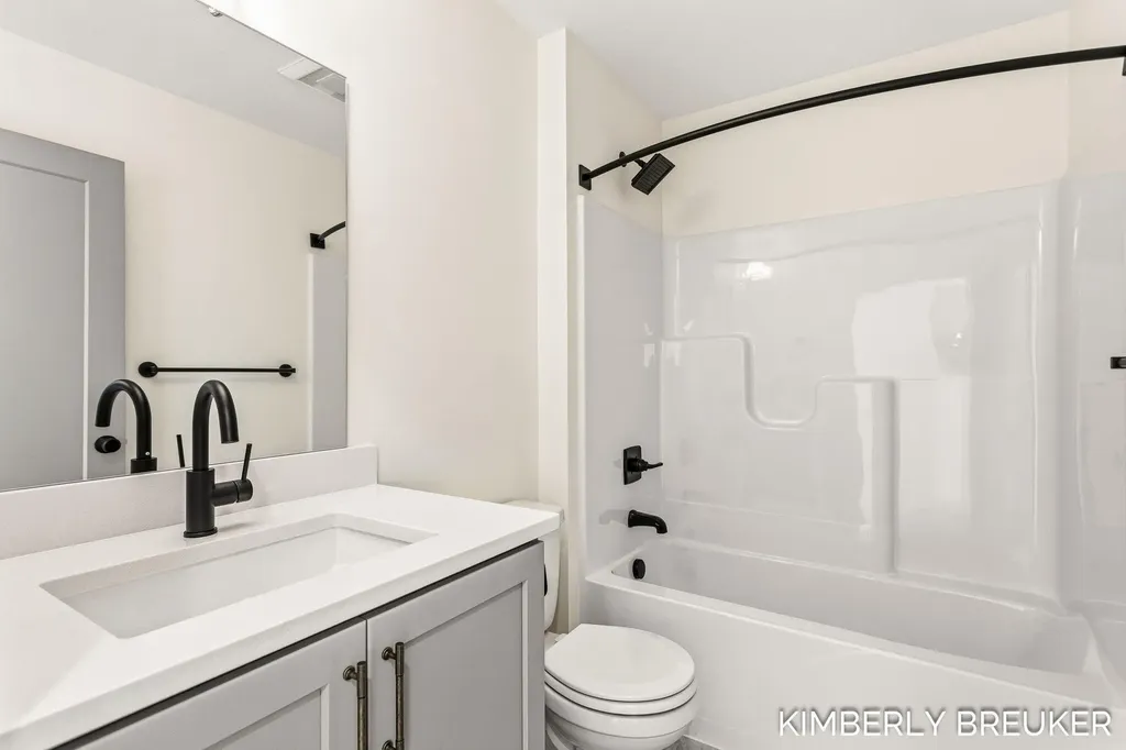 11767 Everett Avenue Allendale Charter Township MI 49401