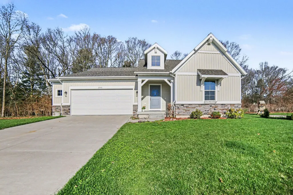2041 Juniper Circle Muskegon Charter Township MI 49445