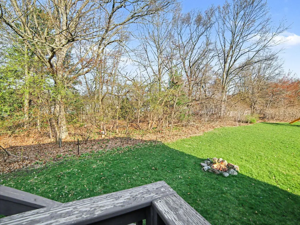 2041 Juniper Circle Muskegon Charter Township MI 49445