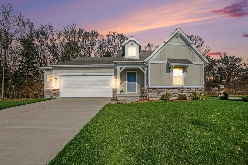 2041 Juniper Circle Muskegon Charter Township MI 49445