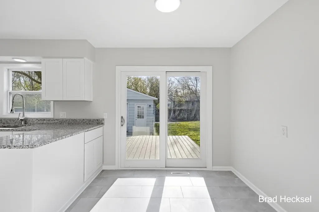 1742 Woodlawn Avenue SE Grand Rapids City MI 49506