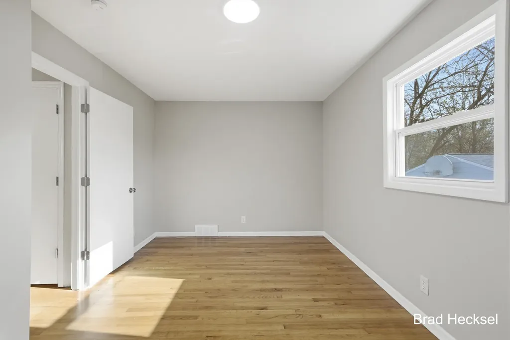 1742 Woodlawn Avenue SE Grand Rapids City MI 49506