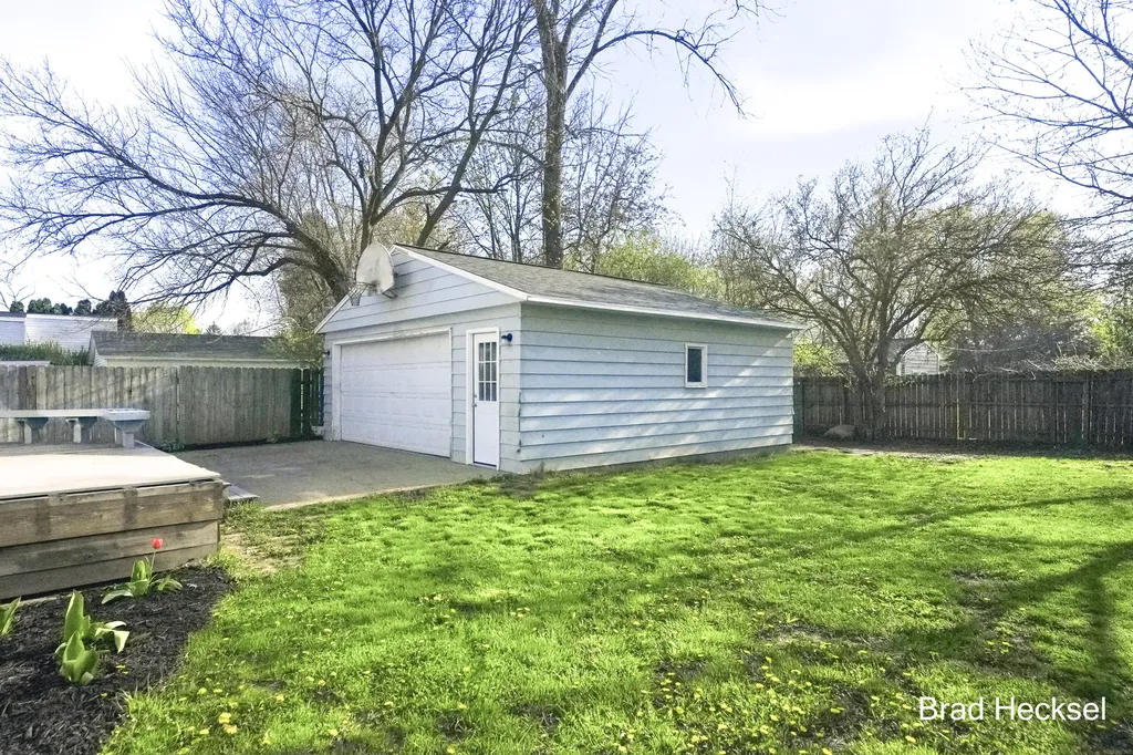 1742 Woodlawn Avenue SE Grand Rapids City MI 49506