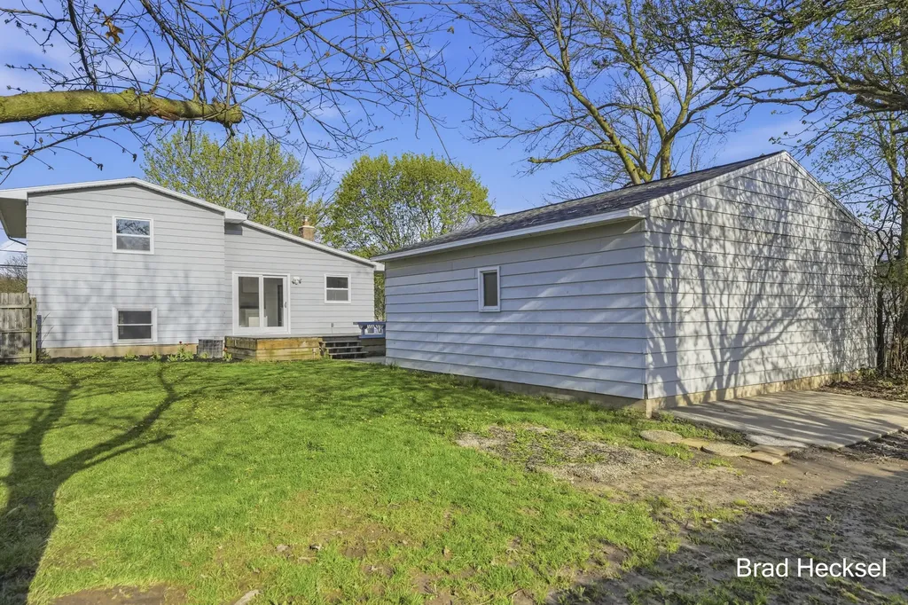 1742 Woodlawn Avenue SE Grand Rapids City MI 49506