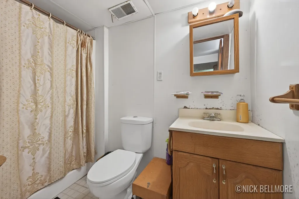 1049 Buckingham Street SW Wyoming City MI 49509