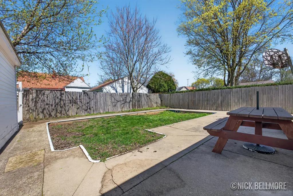 1049 Buckingham Street SW Wyoming City MI 49509