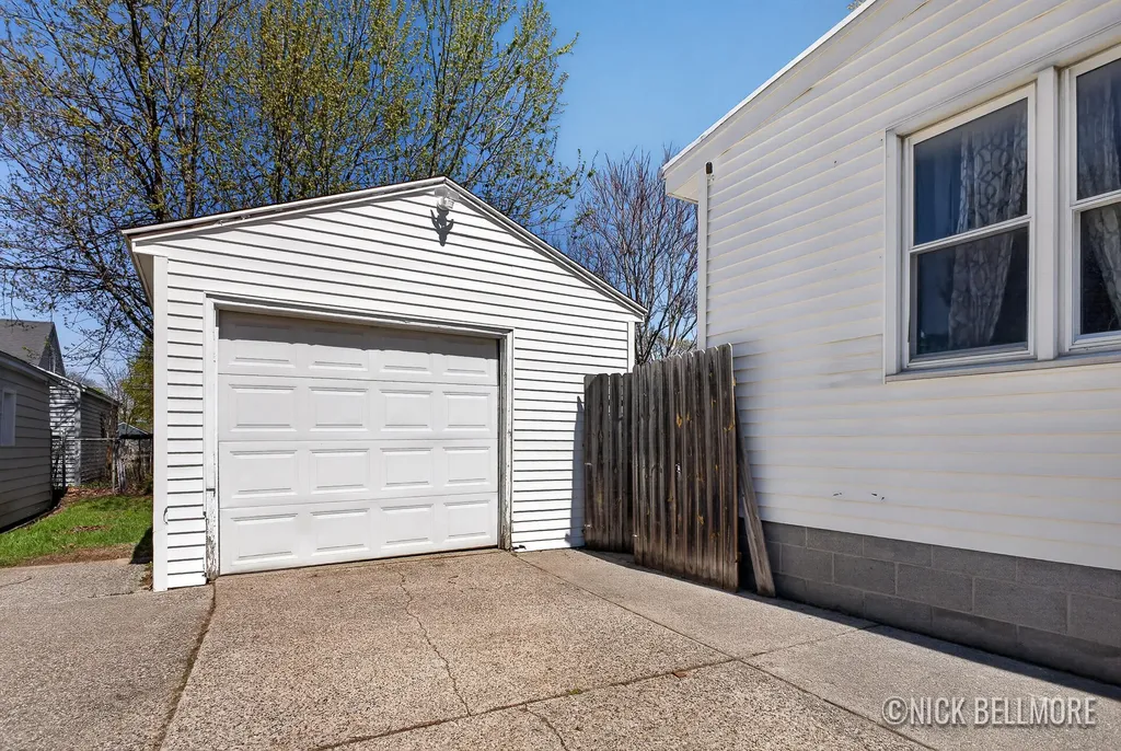 1049 Buckingham Street SW Wyoming City MI 49509