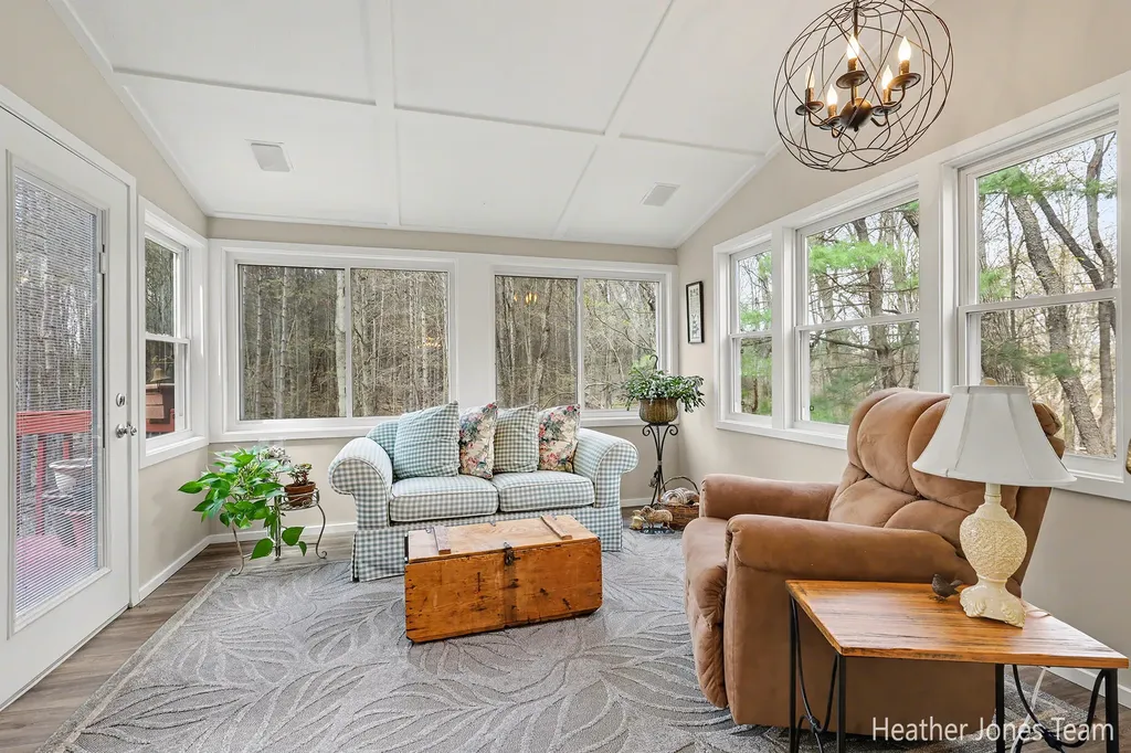 10288 Hathaway Drive Eureka Township MI 48838