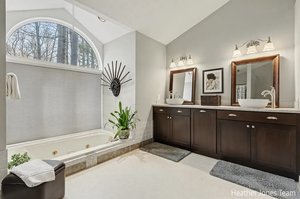 10288 Hathaway Drive Eureka Township MI 48838
