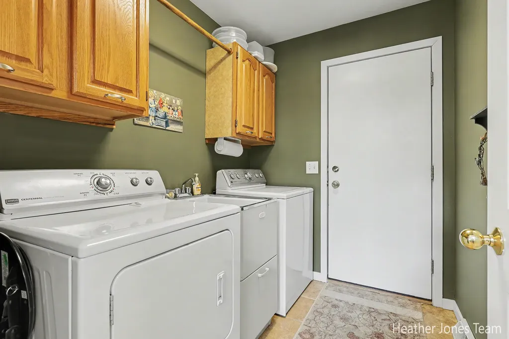 10288 Hathaway Drive Eureka Township MI 48838