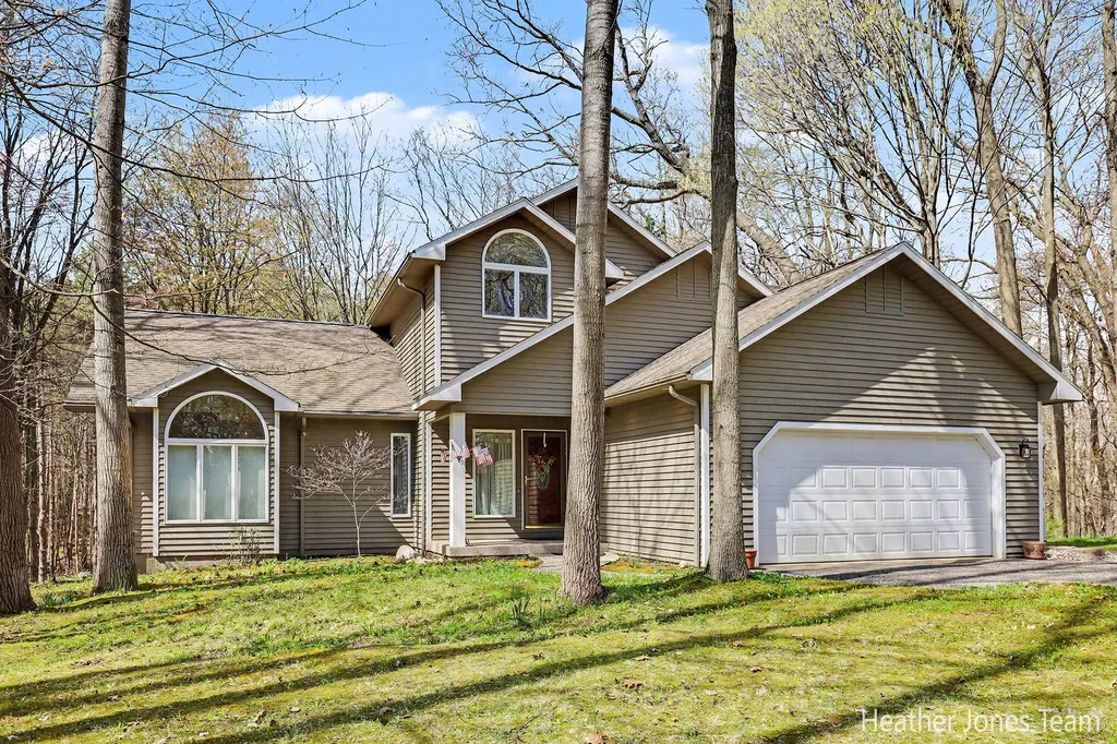 10288 Hathaway Drive Eureka Township MI 48838
