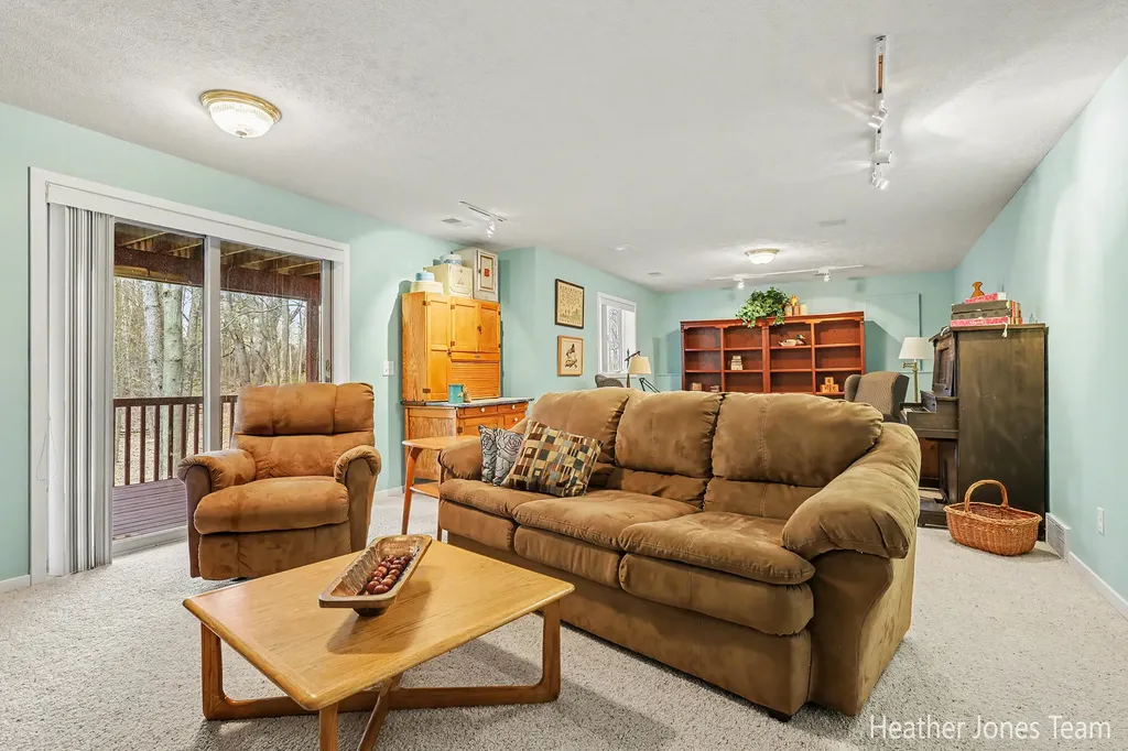 10288 Hathaway Drive Eureka Township MI 48838