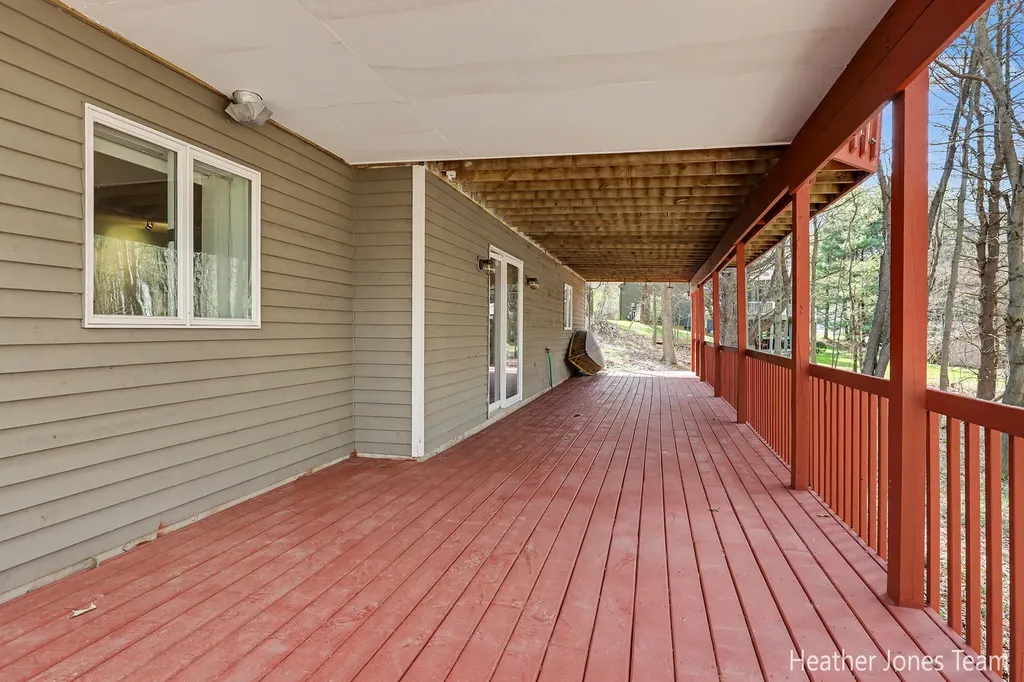 10288 Hathaway Drive Eureka Township MI 48838