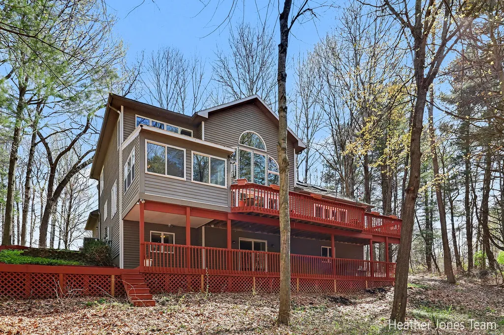 10288 Hathaway Drive Eureka Township MI 48838