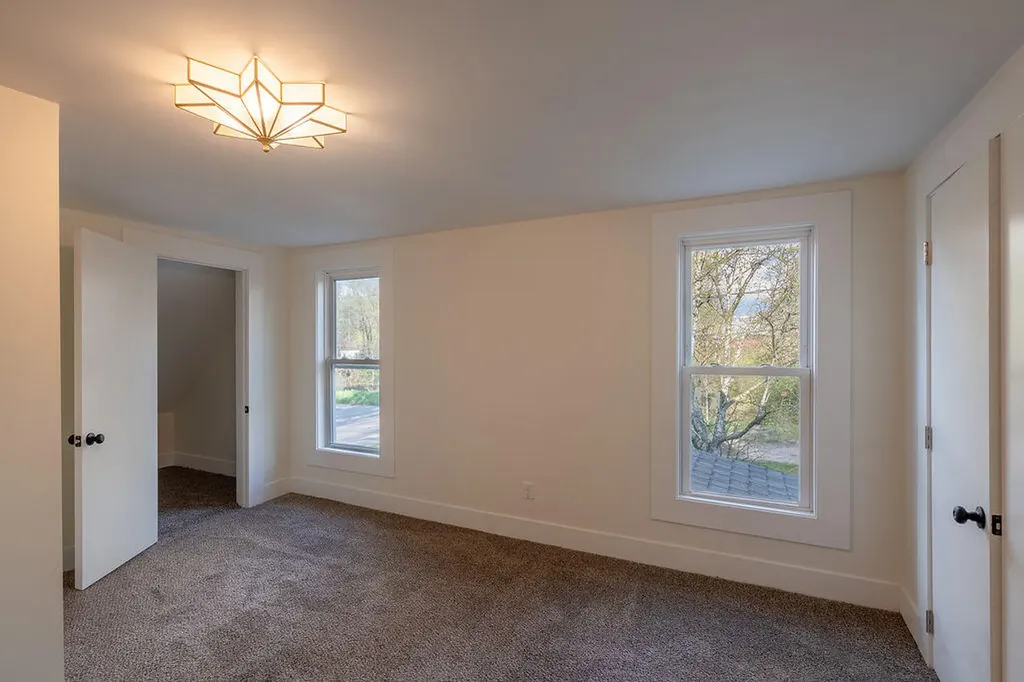 3527 Carlton Avenue NE Grand Rapids Charter Township MI 49525