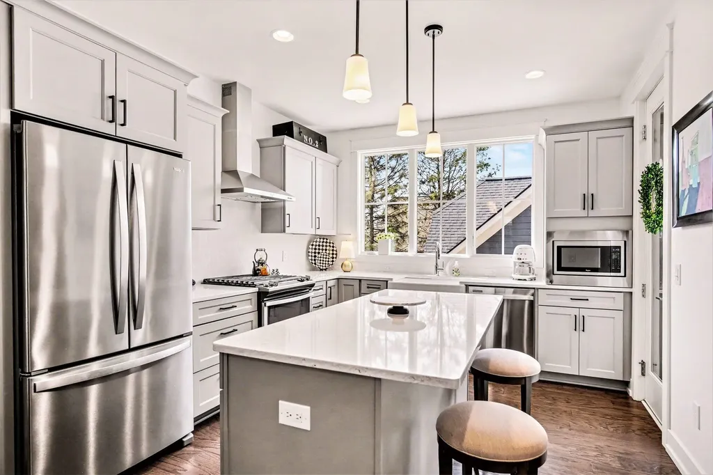694 Croswell Avenue SE East Grand Rapids City MI 49506