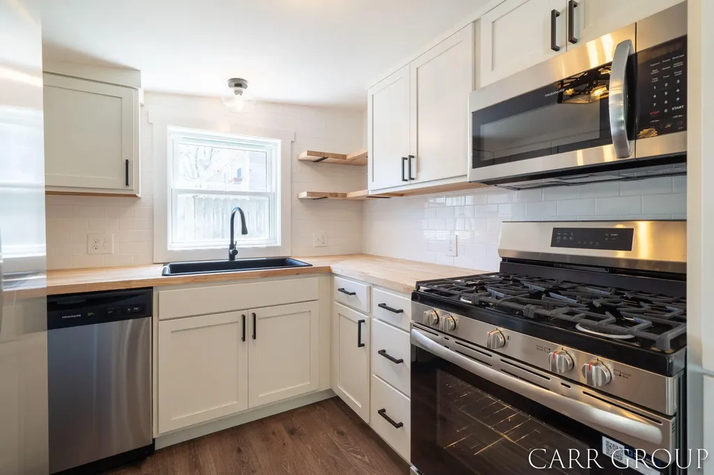 3230 Highgate Avenue SW Wyoming City MI 49509
