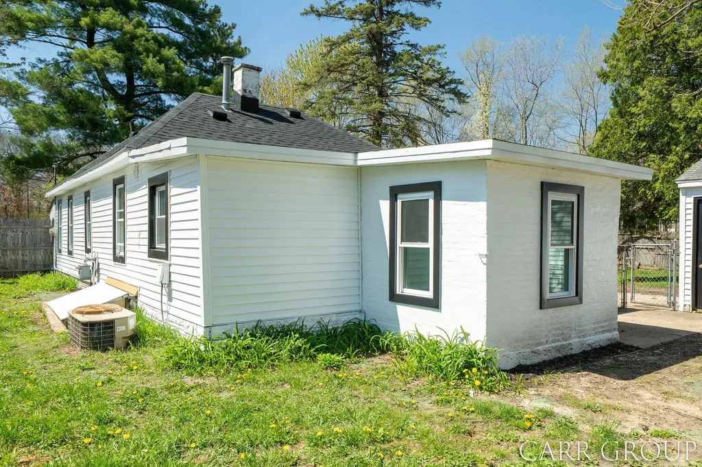 3230 Highgate Avenue SW Wyoming City MI 49509
