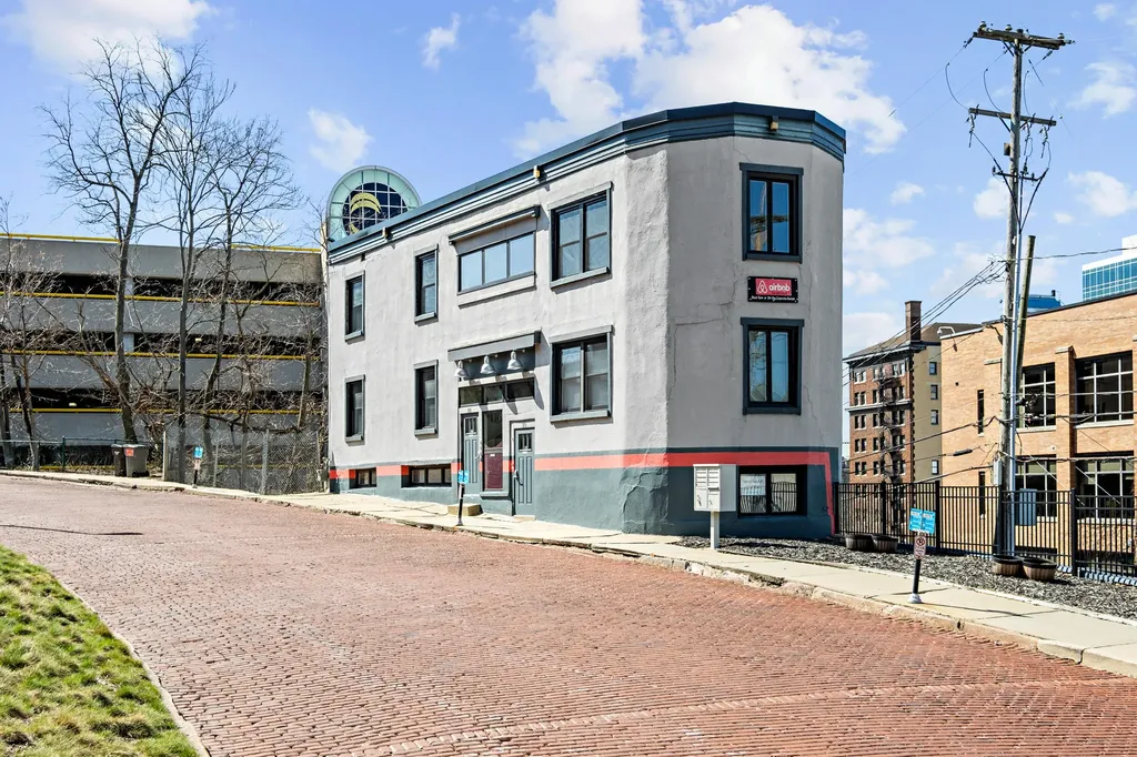 20 & 22 Crescent Street NE Grand Rapids City MI 49501