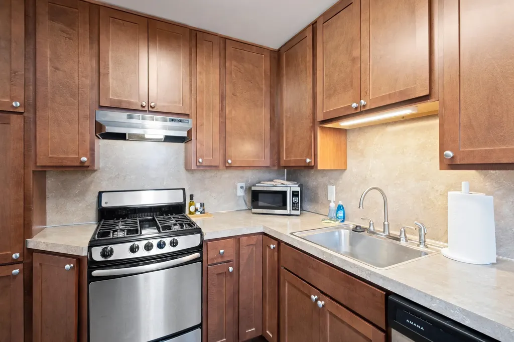 20 & 22 Crescent Street NE Grand Rapids City MI 49501