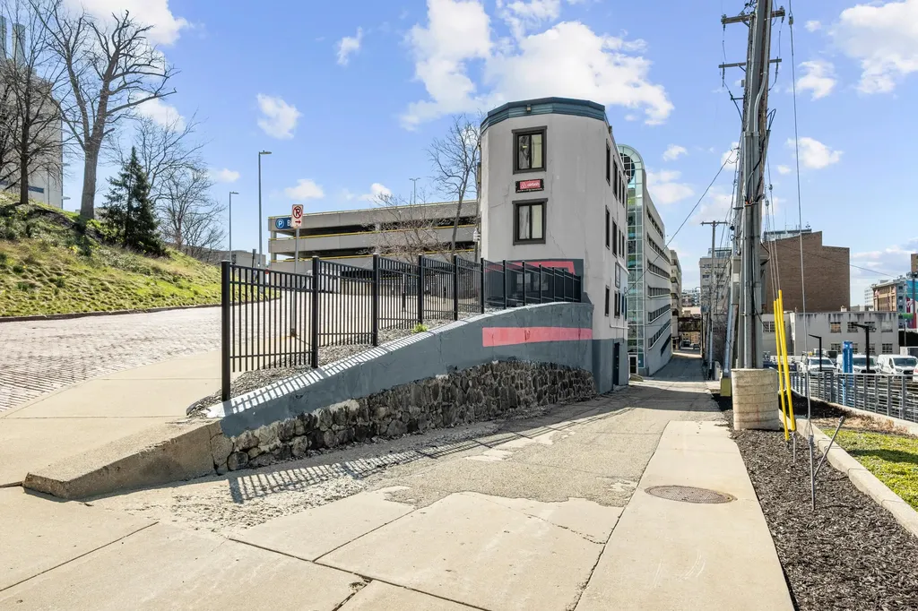 20 & 22 Crescent Street NE Grand Rapids City MI 49501
