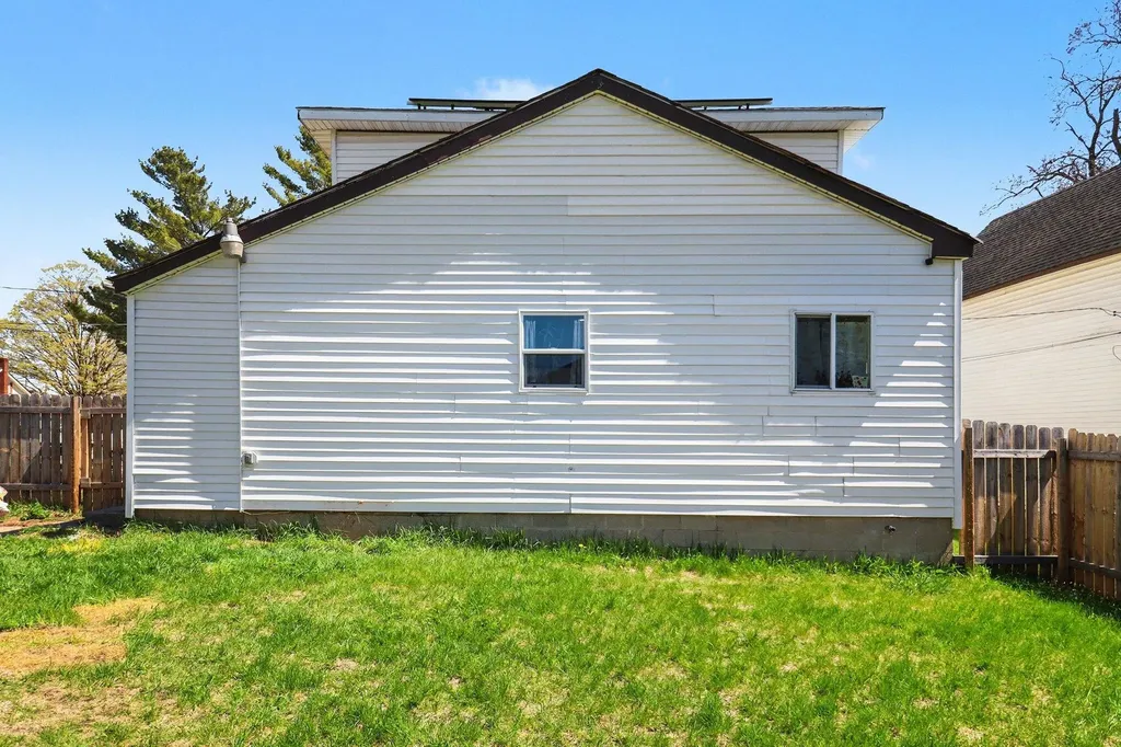 136 S Hemlock Street Evart City MI 49631