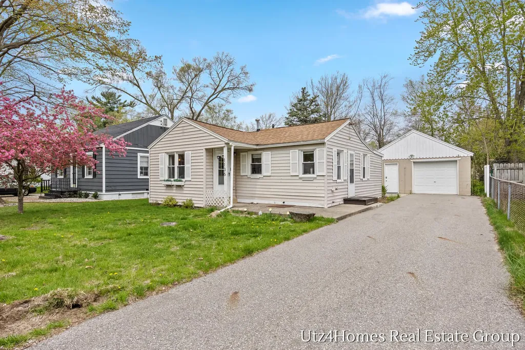 1136 Wilson Court Norton Shores City MI 49441