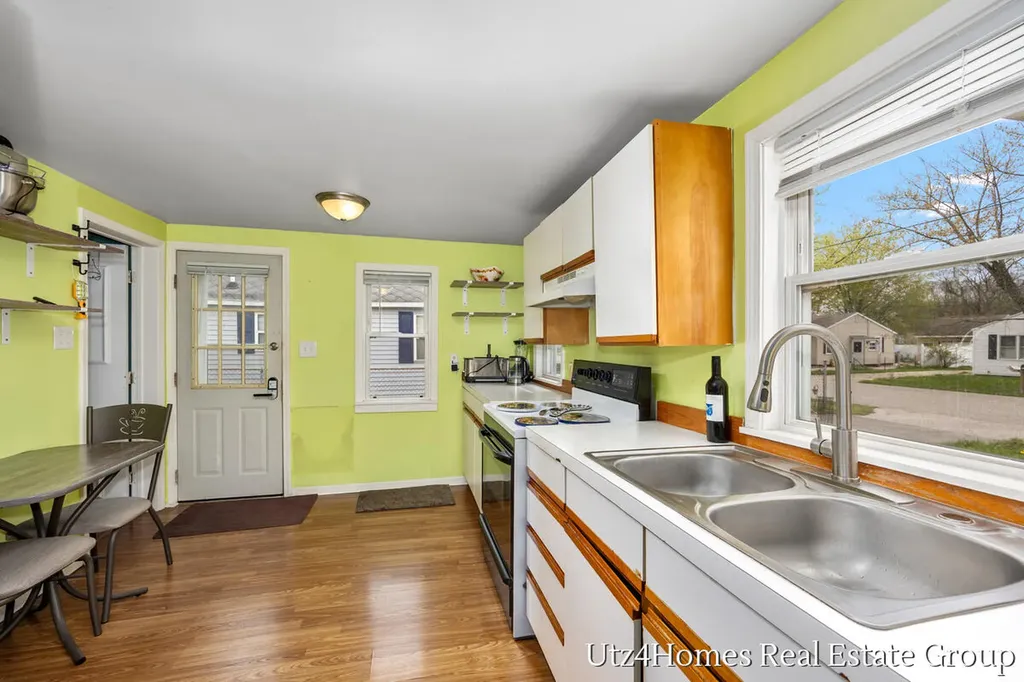 1136 Wilson Court Norton Shores City MI 49441