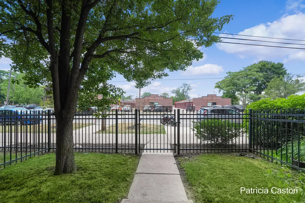 600 Broadway Avenue NW Grand Rapids City MI 49504