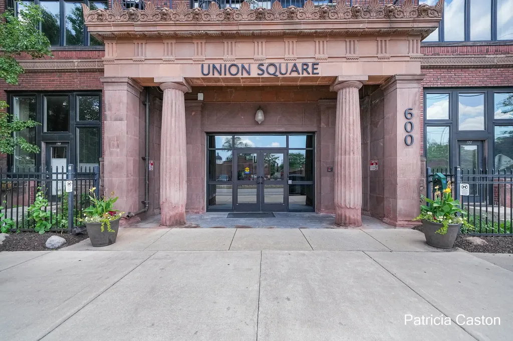 600 Broadway Avenue NW Grand Rapids City MI 49504