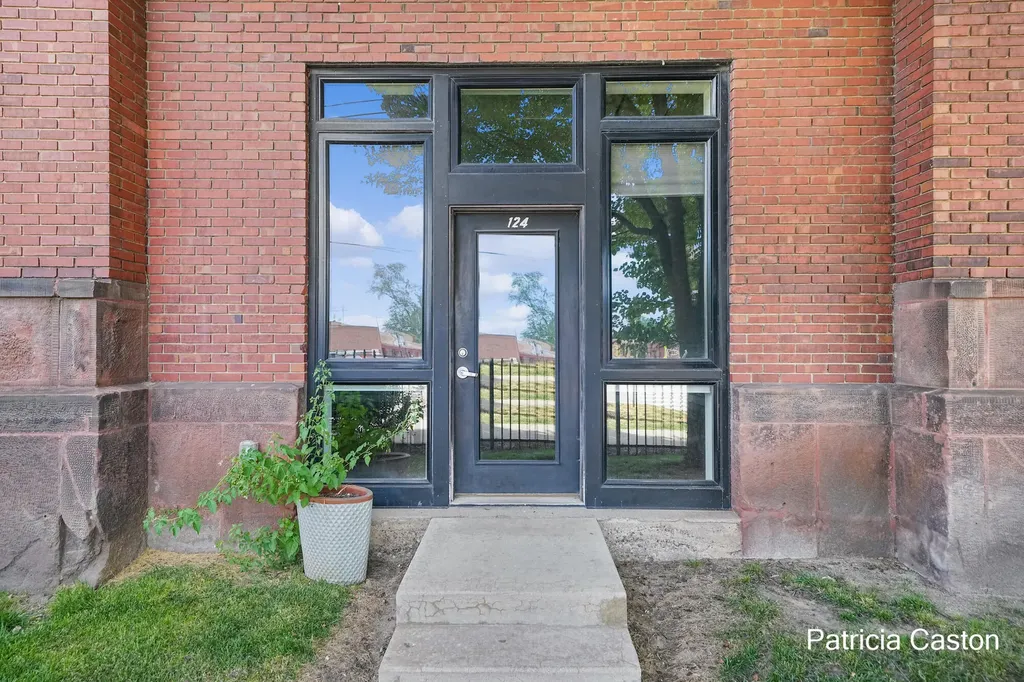 600 Broadway Avenue NW Grand Rapids City MI 49504