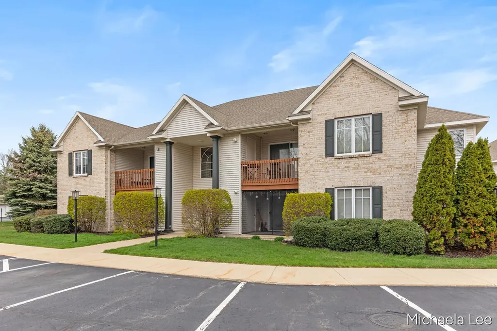12265 S Crystal Waters Drive Holland Charter Township MI 49424