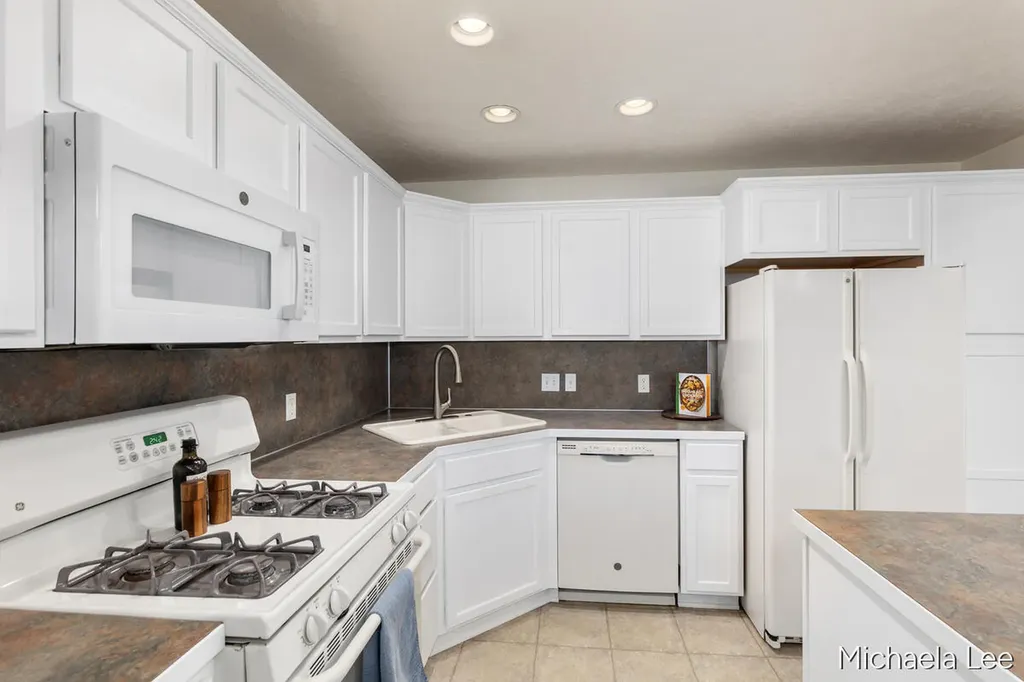 12265 S Crystal Waters Drive Holland Charter Township MI 49424