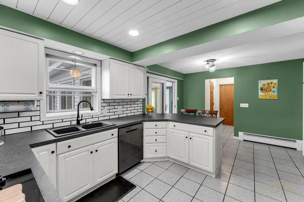 319 Greenridge Drive NW Walker City MI 49544