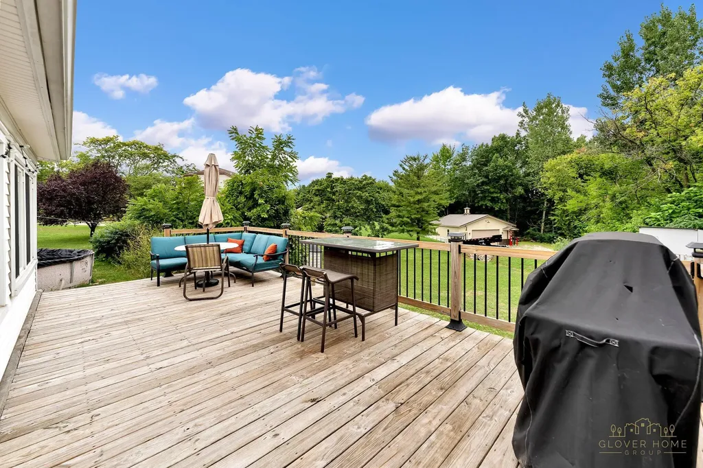 319 Greenridge Drive NW Walker City MI 49544
