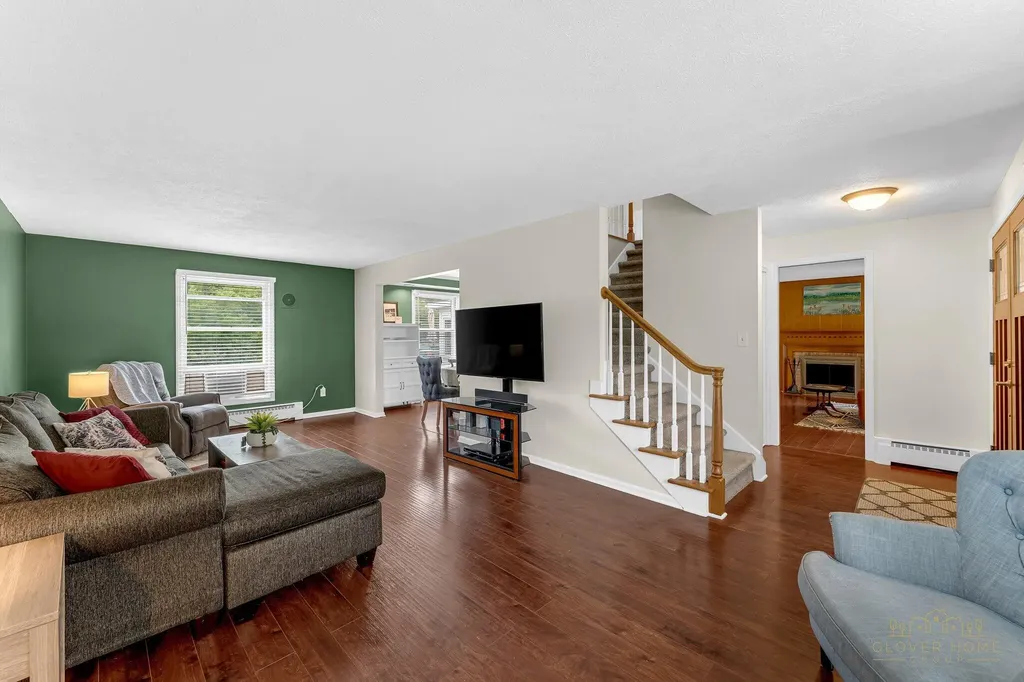 319 Greenridge Drive NW Walker City MI 49544