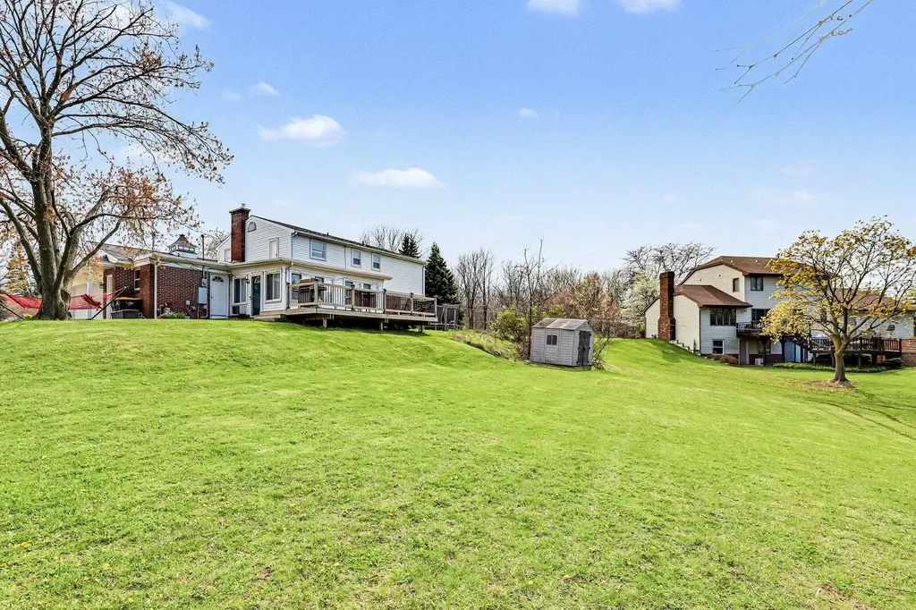 319 Greenridge Drive NW Walker City MI 49544